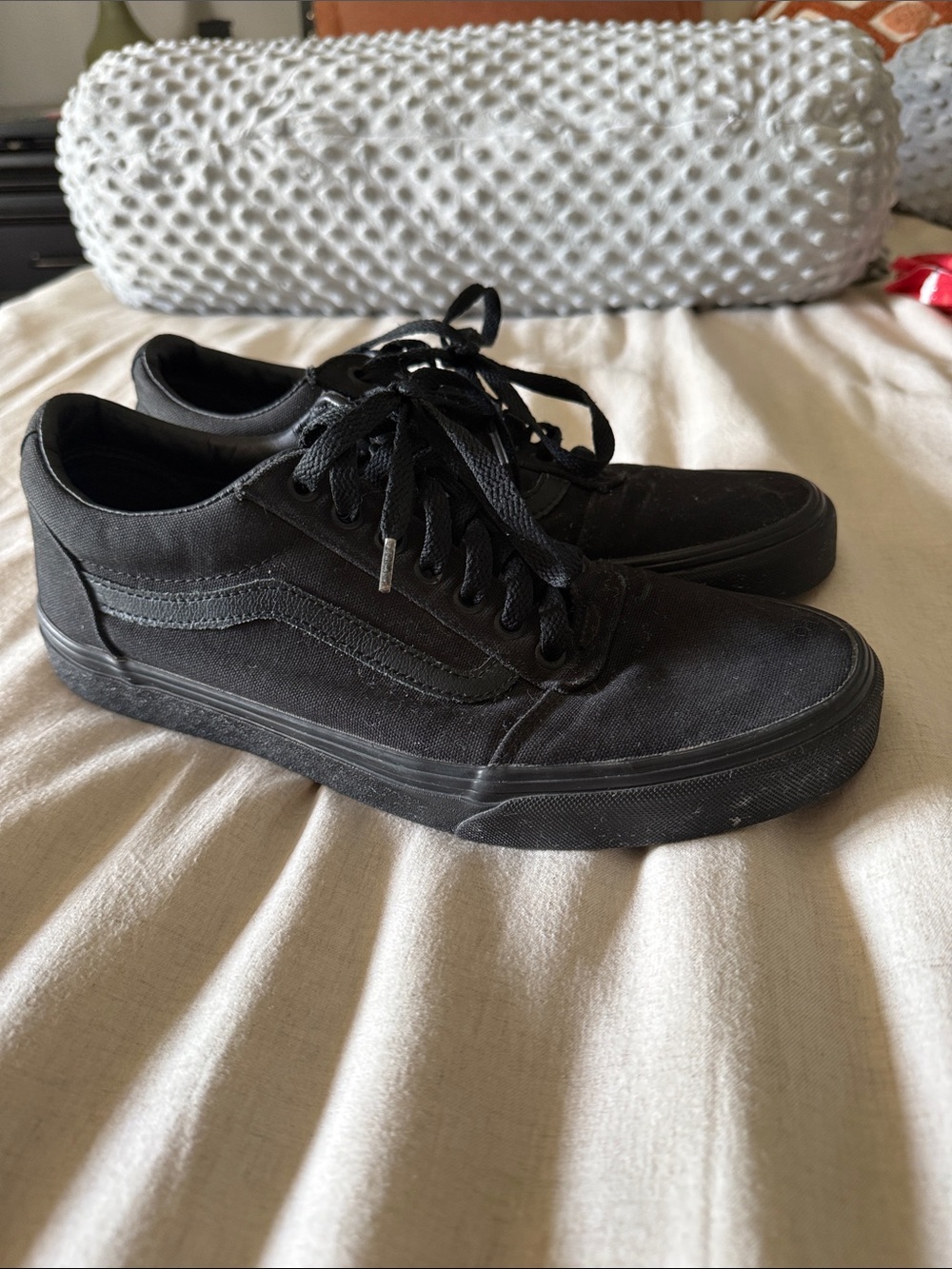 Vans All-Black Low-Top Canvas Sneakers